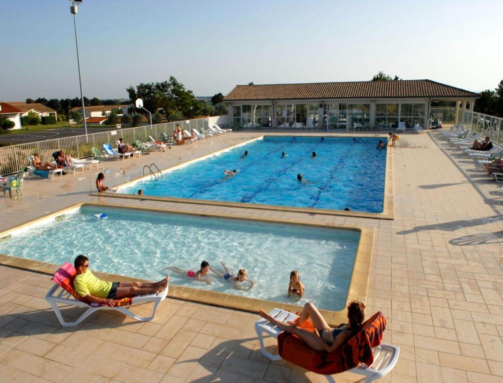 Azureva Fouras Aparthotel Εξωτερικό φωτογραφία